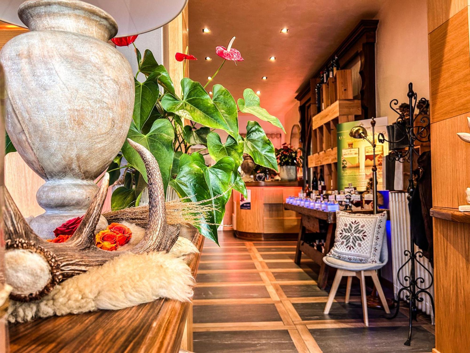 Hotel Moderno Restaurant Serina  Εξωτερικό φωτογραφία