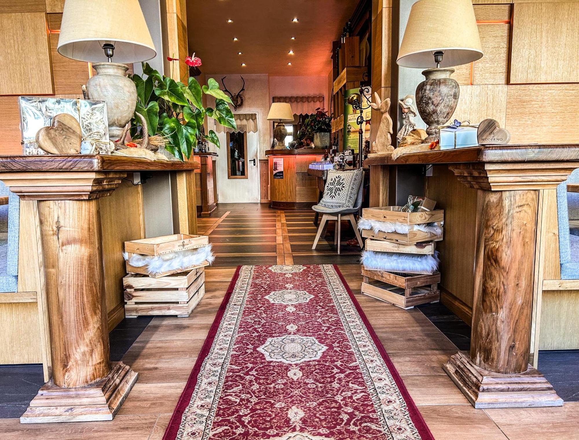 Hotel Moderno Restaurant Serina  Εξωτερικό φωτογραφία